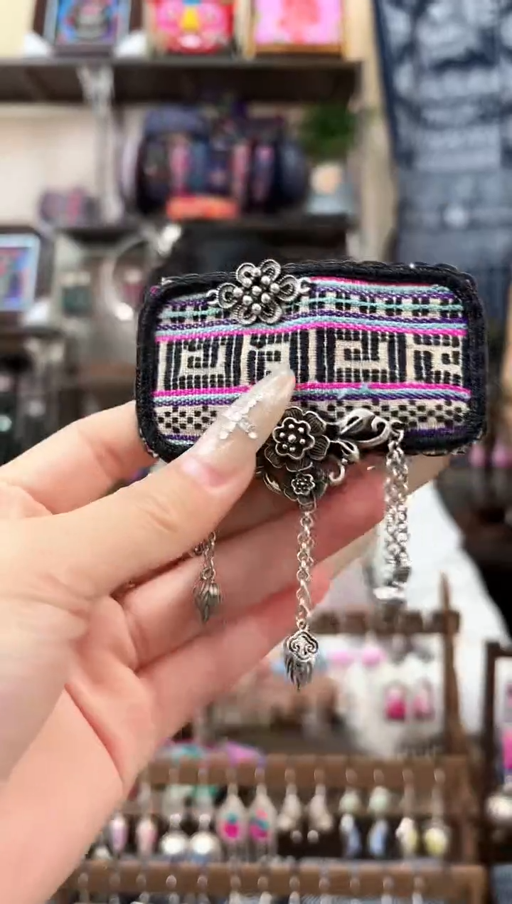 织绣哇****天民族风非遗老绣苗银饰品798