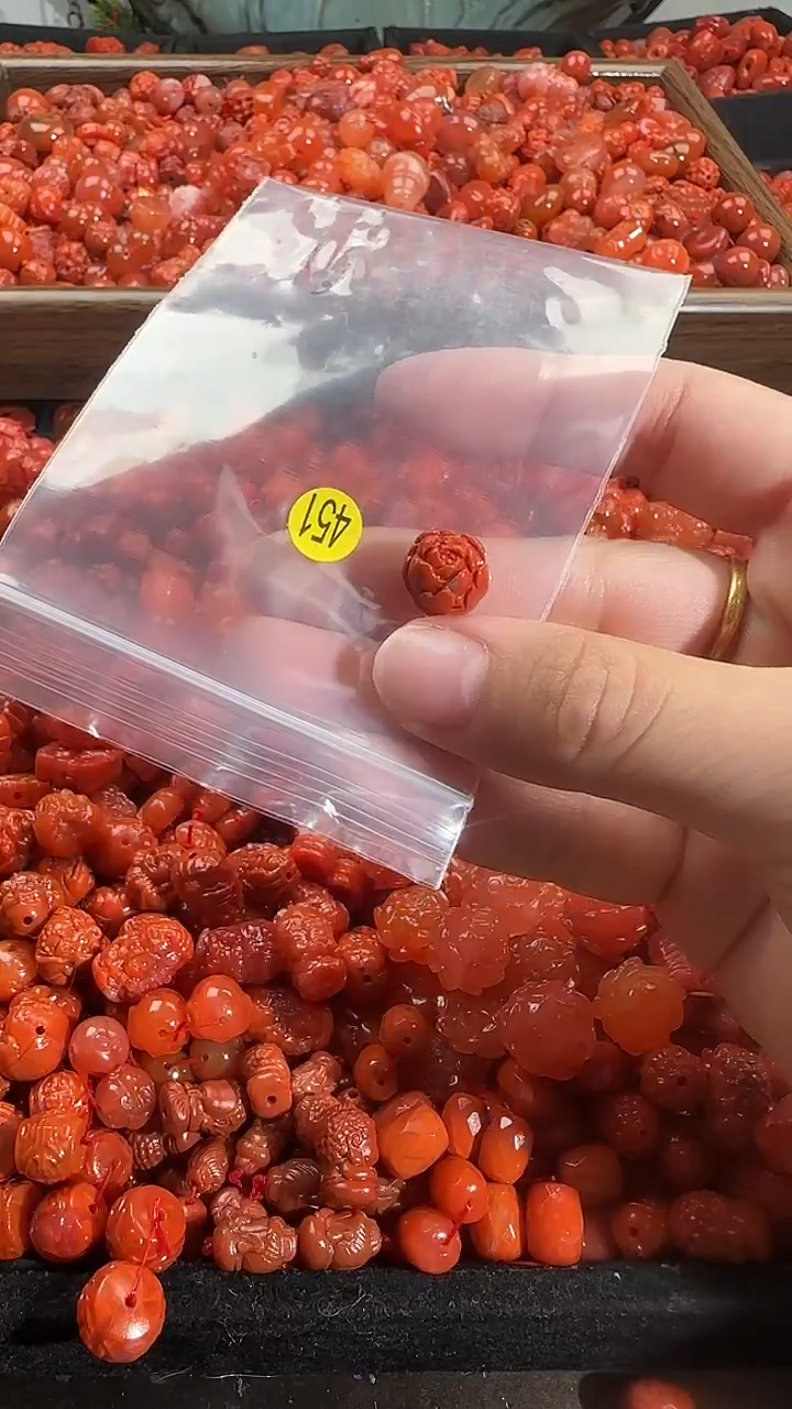 颈饰未镶嵌南红玛瑙1