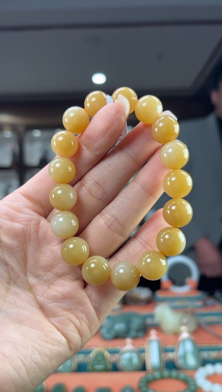 颈饰未镶嵌和田玉齐**妈佩佩