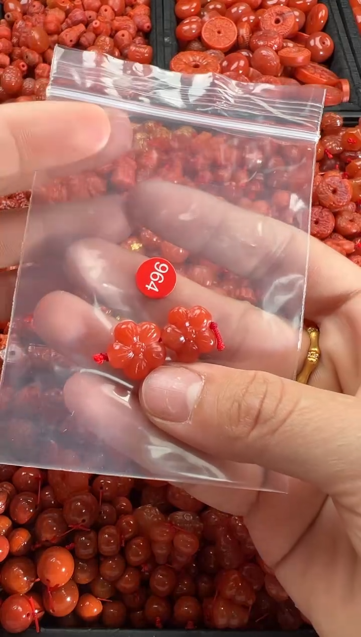 【闪购商品】南红玛瑙颈饰未镶嵌1