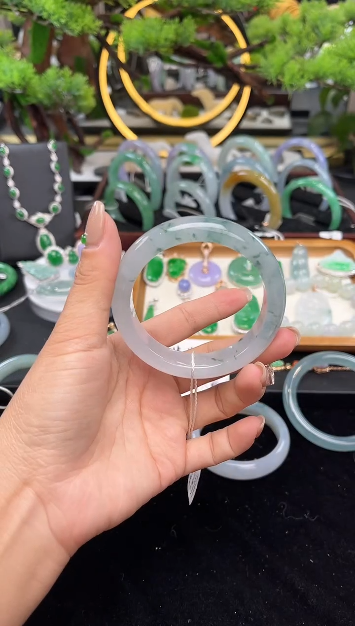 未镶嵌手镯翡翠手镯