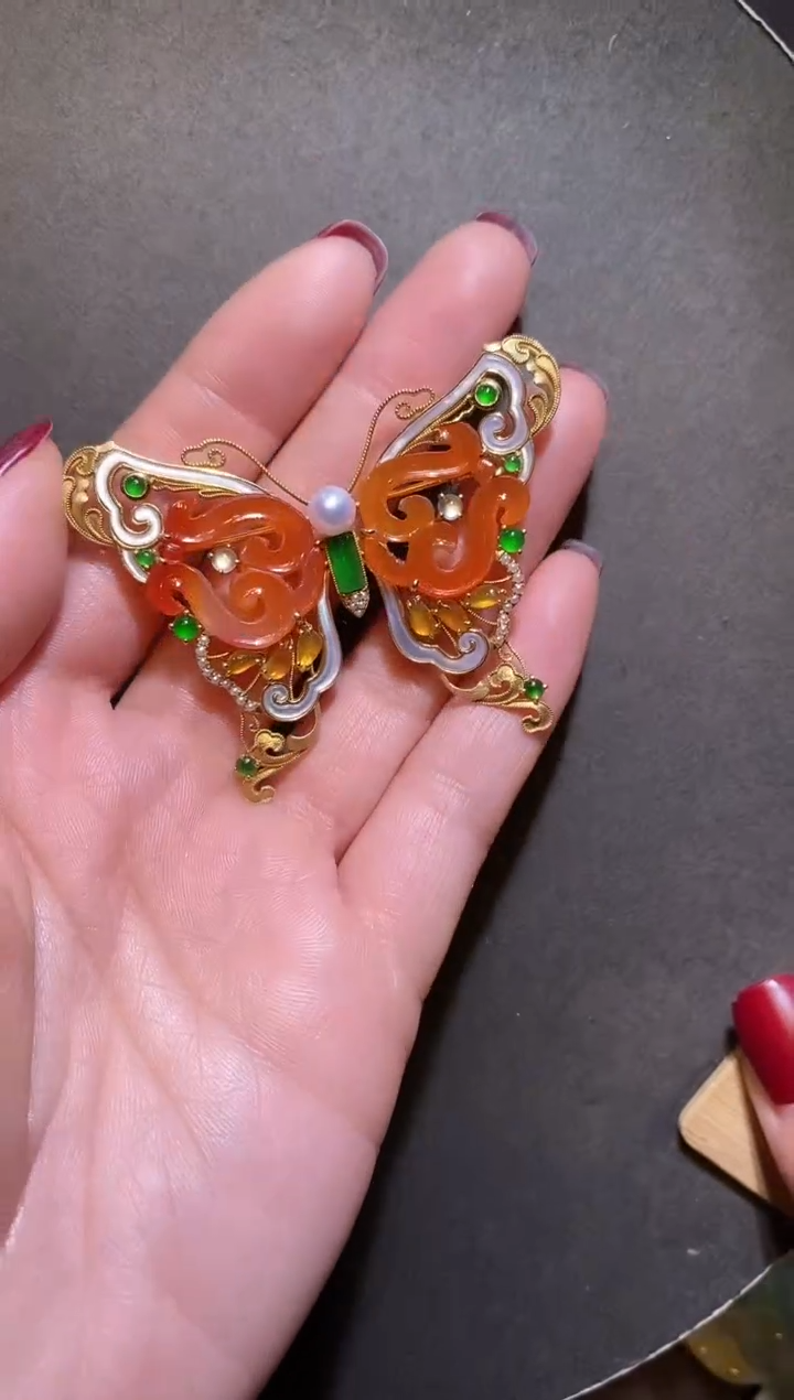 【闪购商品】玛瑙/玉髓颈饰18K金镶嵌老玛瑙蝴蝶胸吊两用