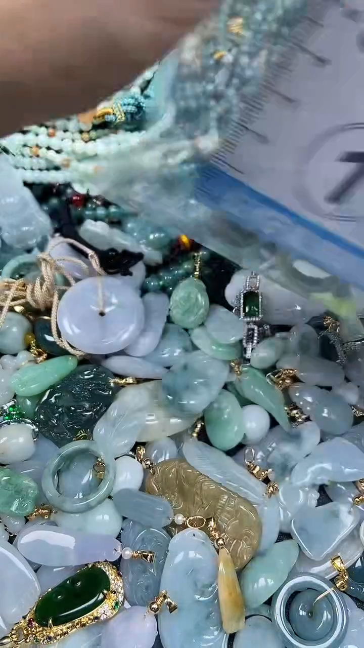 【闪购商品】翡翠颈饰未镶嵌闪购0000405多样性发其一