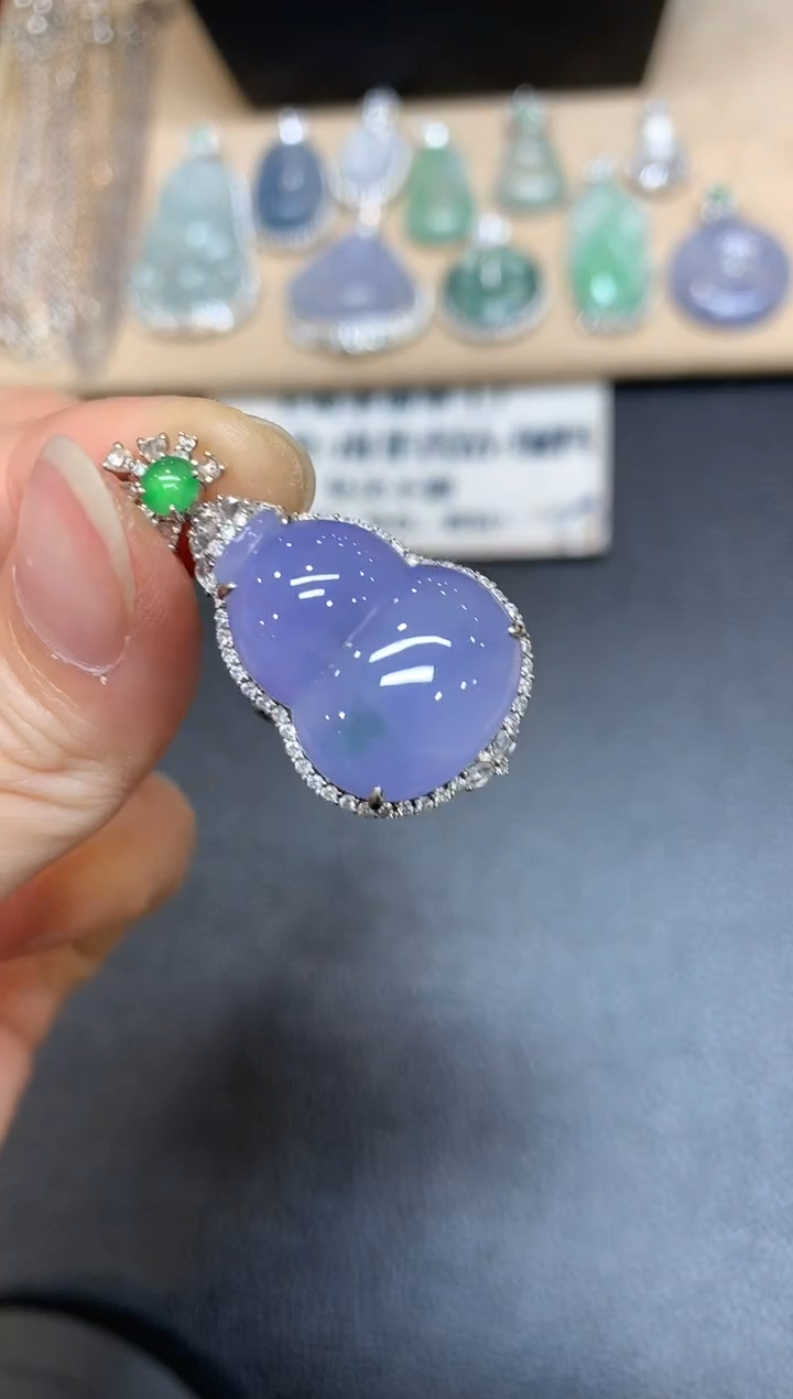 【闪购商品】翡翠颈饰18K金镶嵌葫芦【无服务费