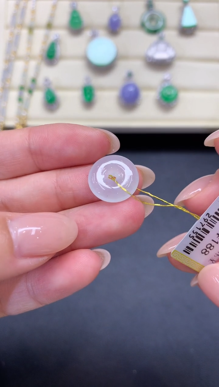 【闪购商品】翡翠未镶嵌颈饰Q461