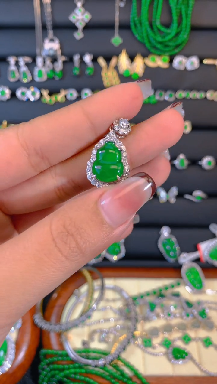 【闪购商品】翡翠吊坠(不含链)银S925镶嵌葫芦