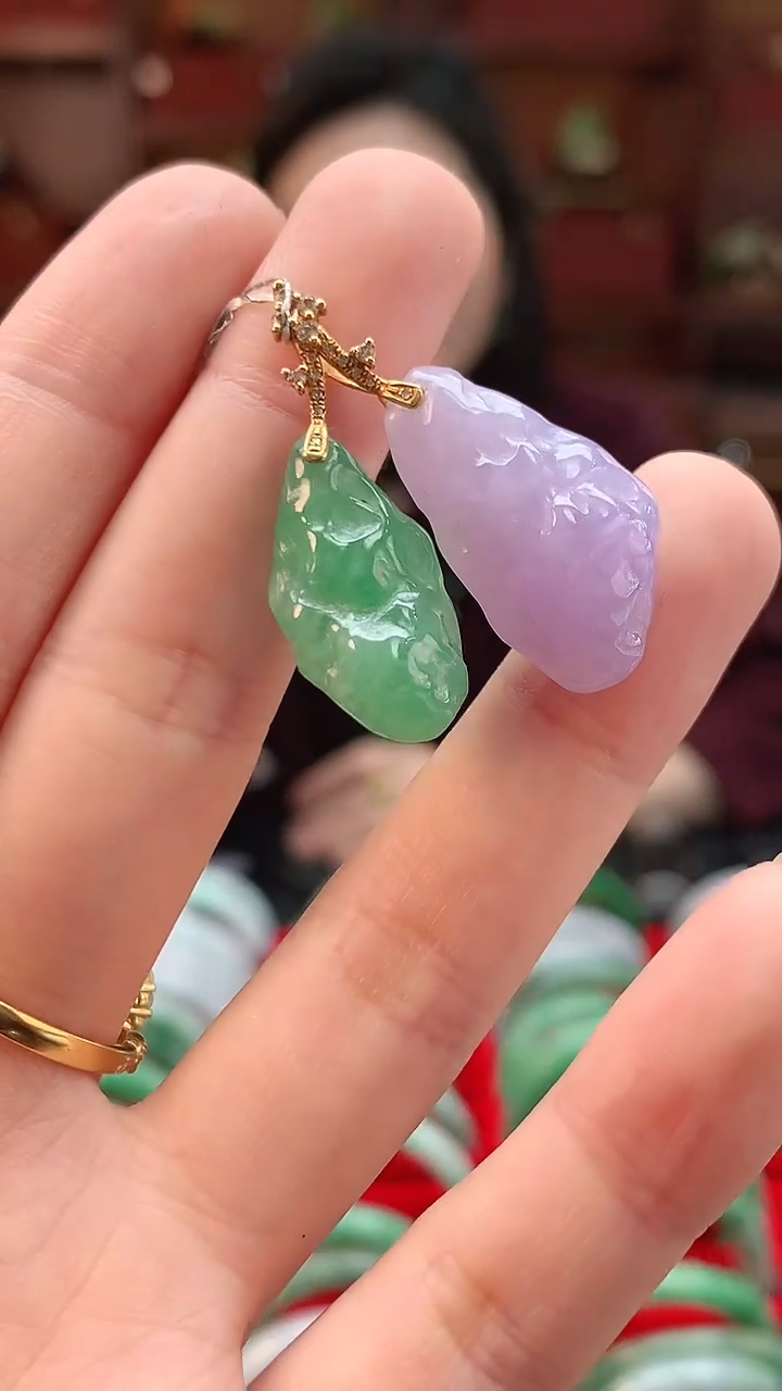 【闪购商品】翡翠颈饰18K金镶嵌赠礼盒证书 敏