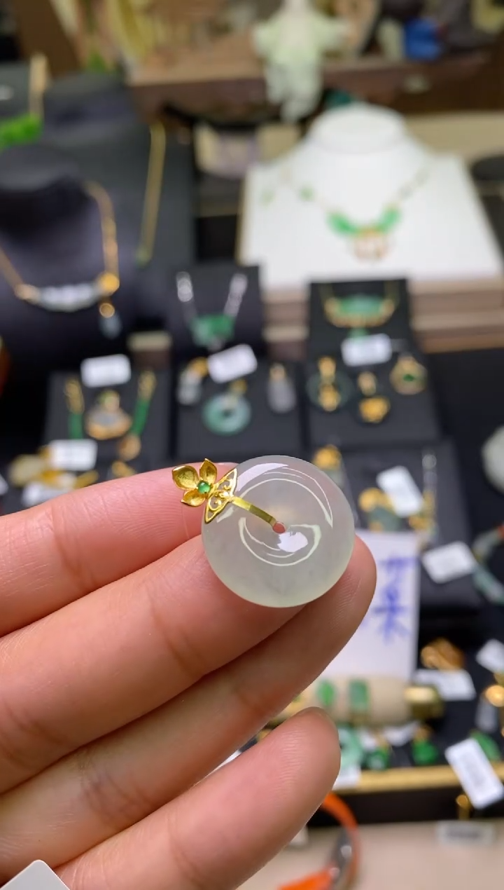 【闪购商品】翡翠颈饰18K金镶嵌净货16144