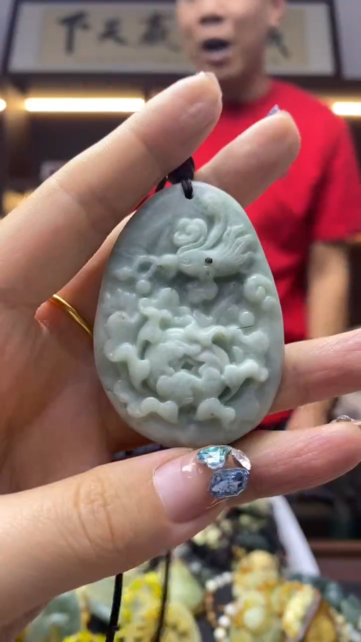 未镶嵌岫玉挂件  