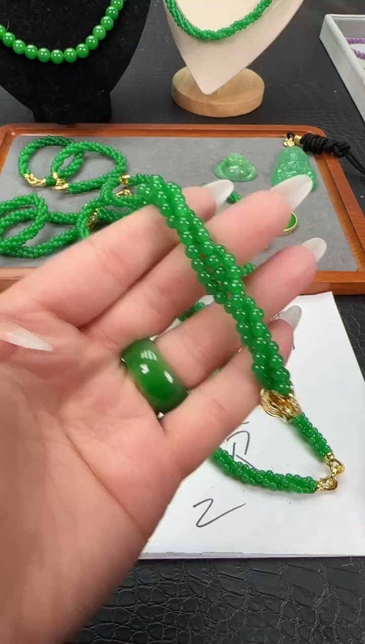 未镶嵌翡翠耳饰小米麻花手串