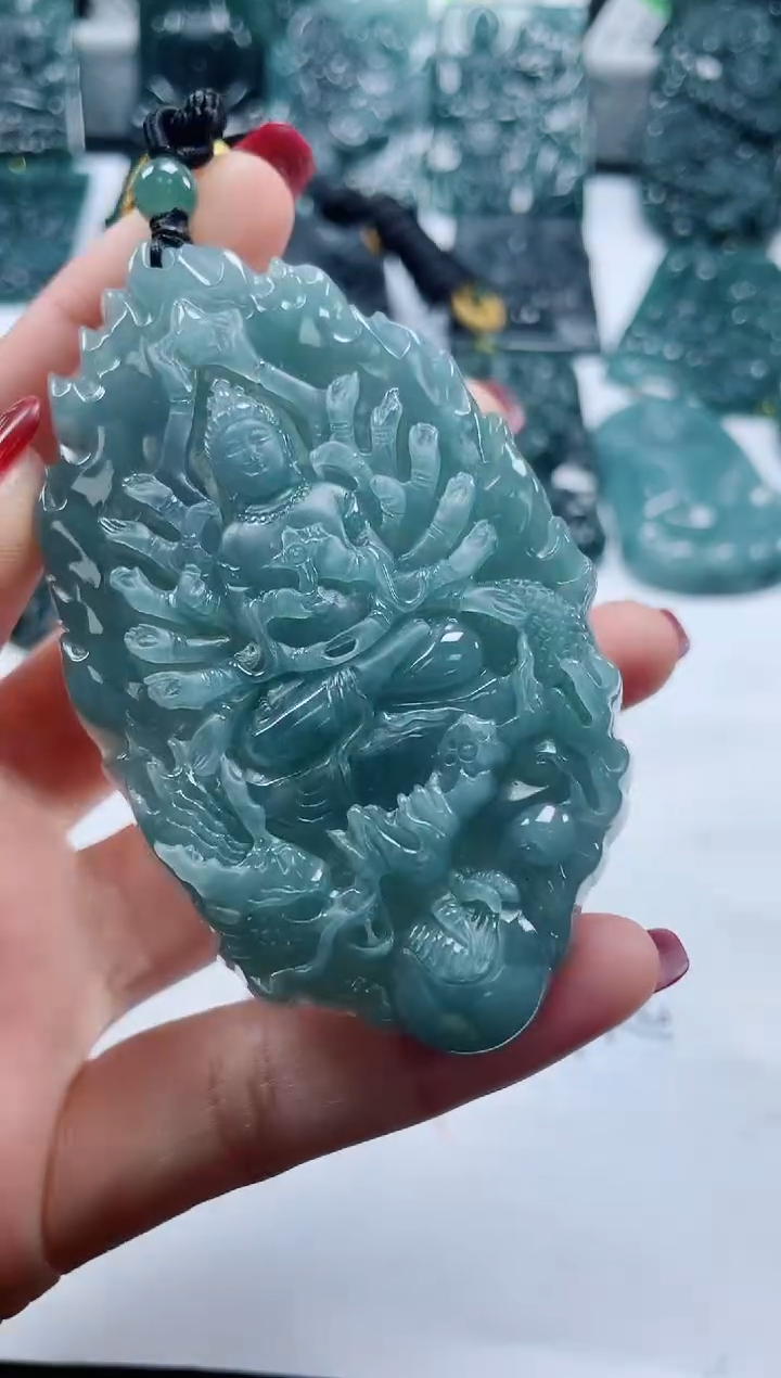【闪购商品】翡翠颈饰未镶嵌         