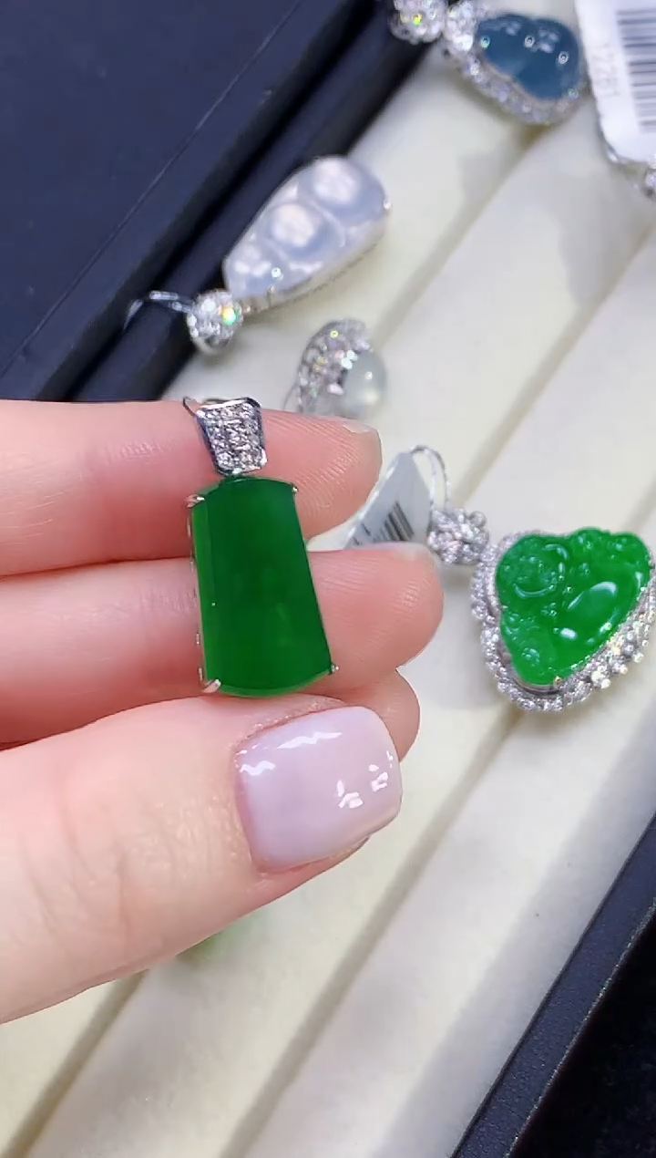 吊坠(不含链)18K金镶嵌翡翠CM多样性发货其一