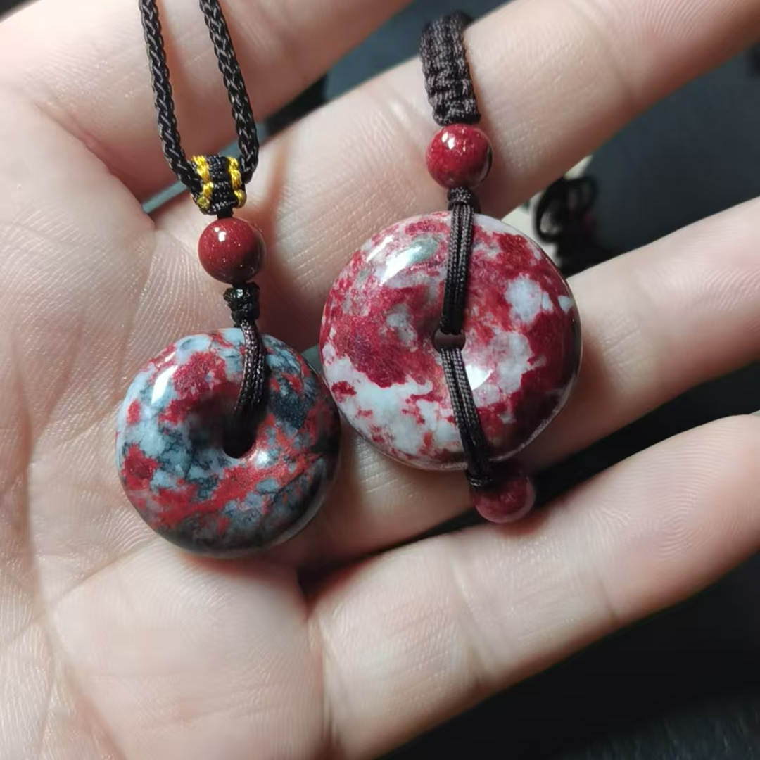 天然辰砂天然朱砂原石吊坠