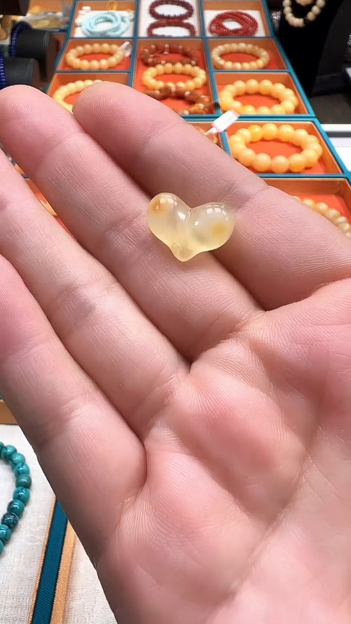 裸石蜜蜡未镶嵌16+蜜蜡精工屁桃