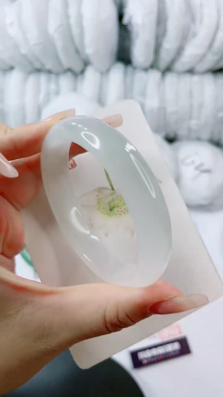 【闪购商品】石英质玉手镯未镶嵌0280049344-多样性发货