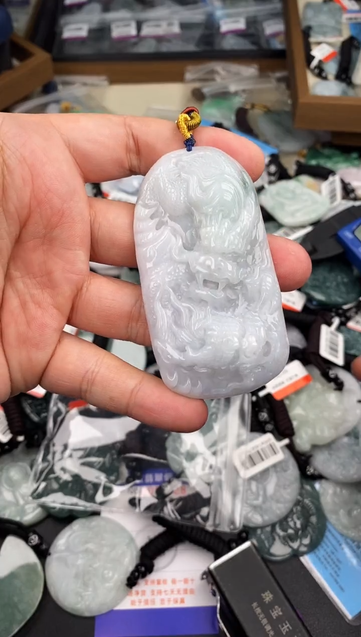 【闪购商品】翡翠颈饰未镶嵌   天然翡翠，一物一图
