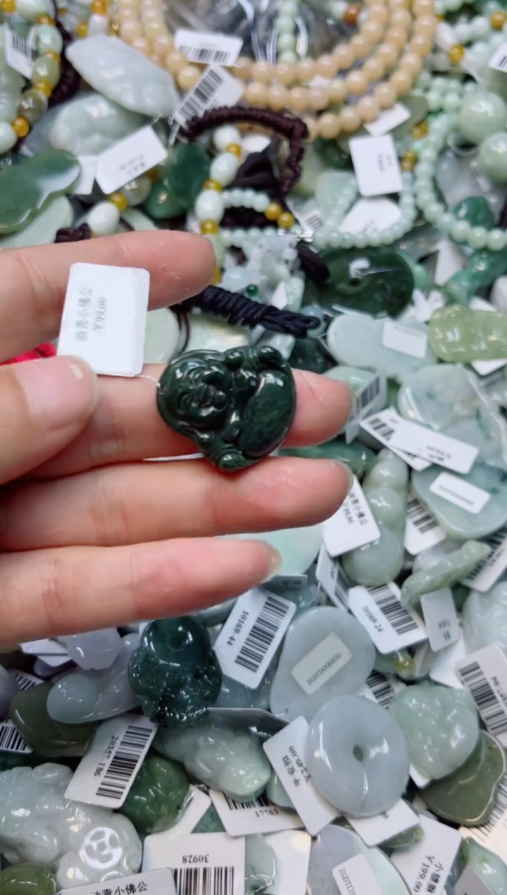 【闪购商品】翡翠颈饰未镶嵌00018639