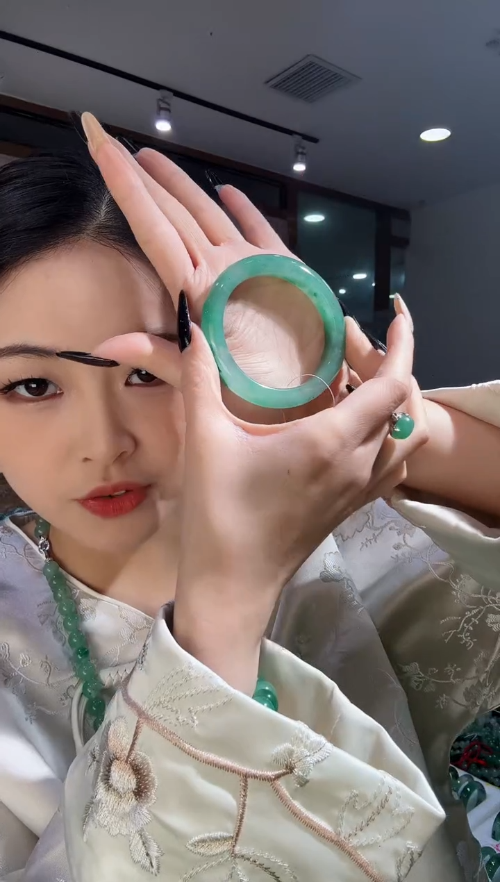 【闪购商品】石英质玉手镯未镶嵌1