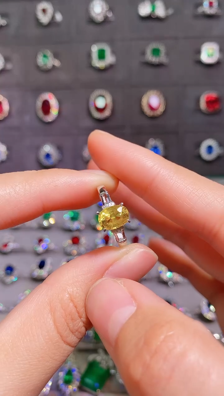 【闪购商品】彩色蓝宝石18K金戒指18K金镶嵌-