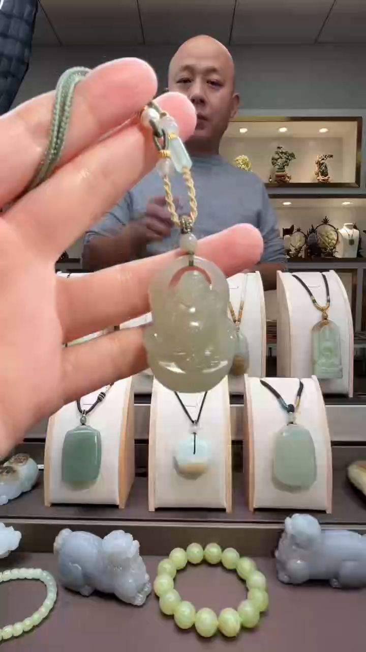 颈饰未镶嵌和田玉苏