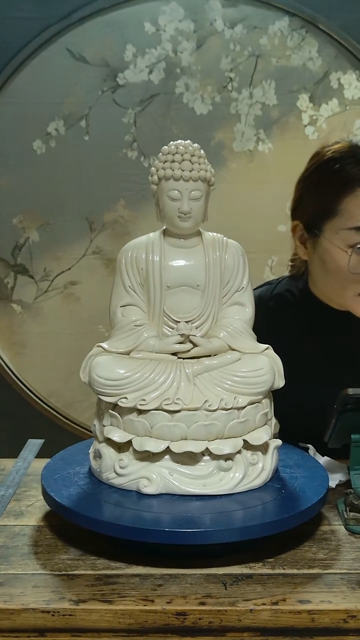 佛像德化瓷佛祖造像，高46公分