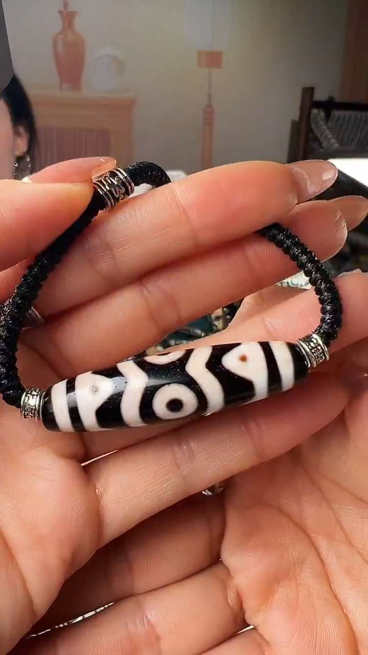 未镶嵌颈饰玛瑙/玉髓一**、三眼