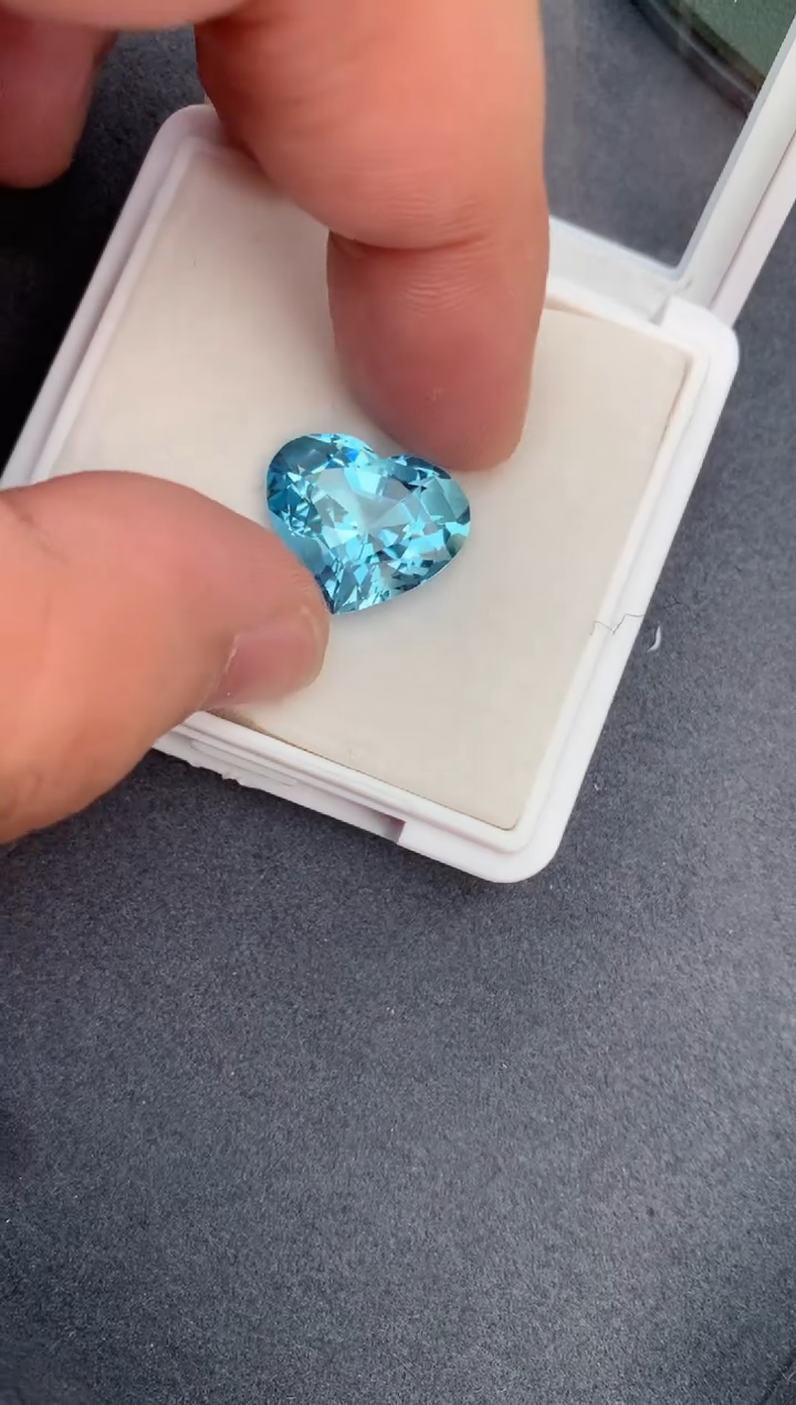 【闪购商品】海蓝宝石裸石未镶嵌13ct海蓝宝
