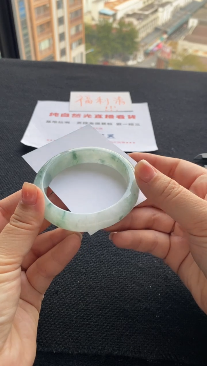 【闪购商品】翡翠手镯未镶嵌买断价XW23016526
