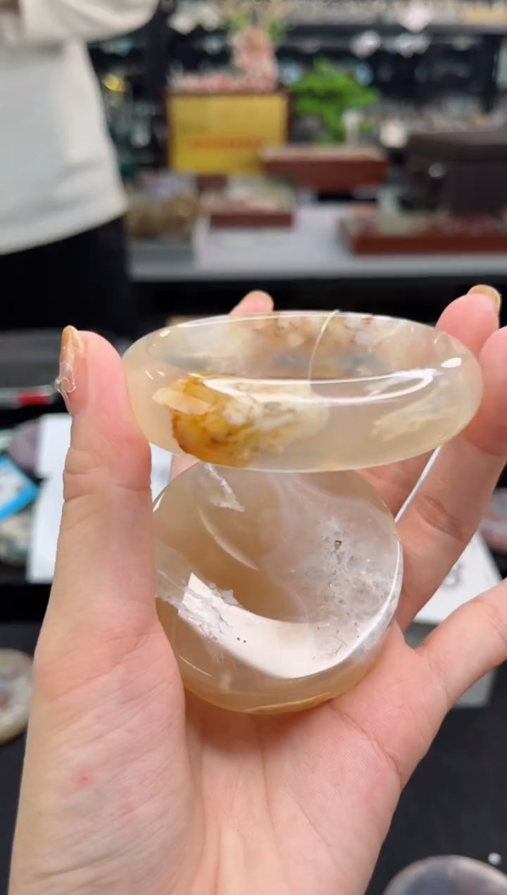 【闪购商品】石英质玉手镯未镶嵌57圈口（赠品镯心）1456245