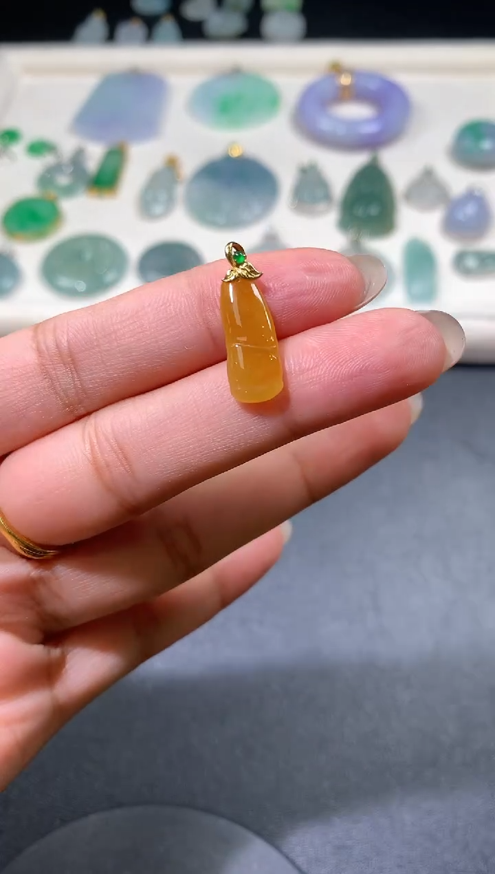 吊坠(不含链)18K金镶嵌翡翠翡翠