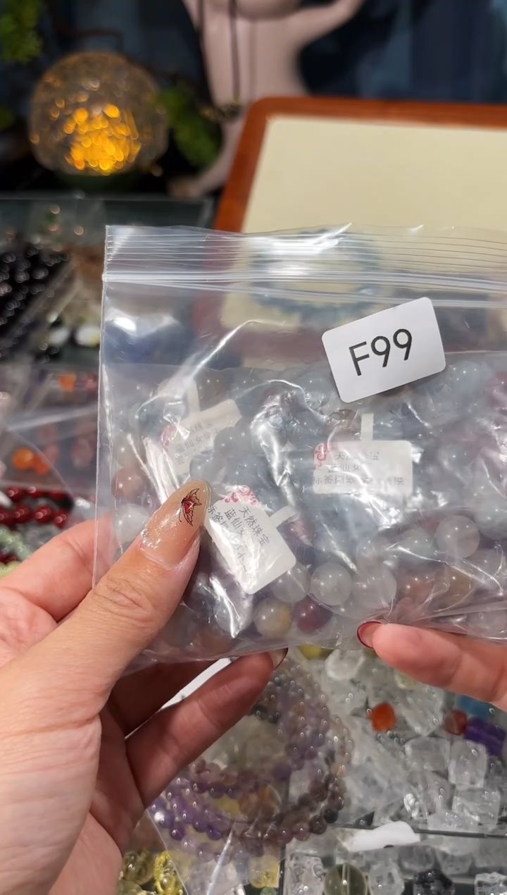 【闪购商品】水晶手串未镶嵌F99蓝兔毛多宝卡10拍2