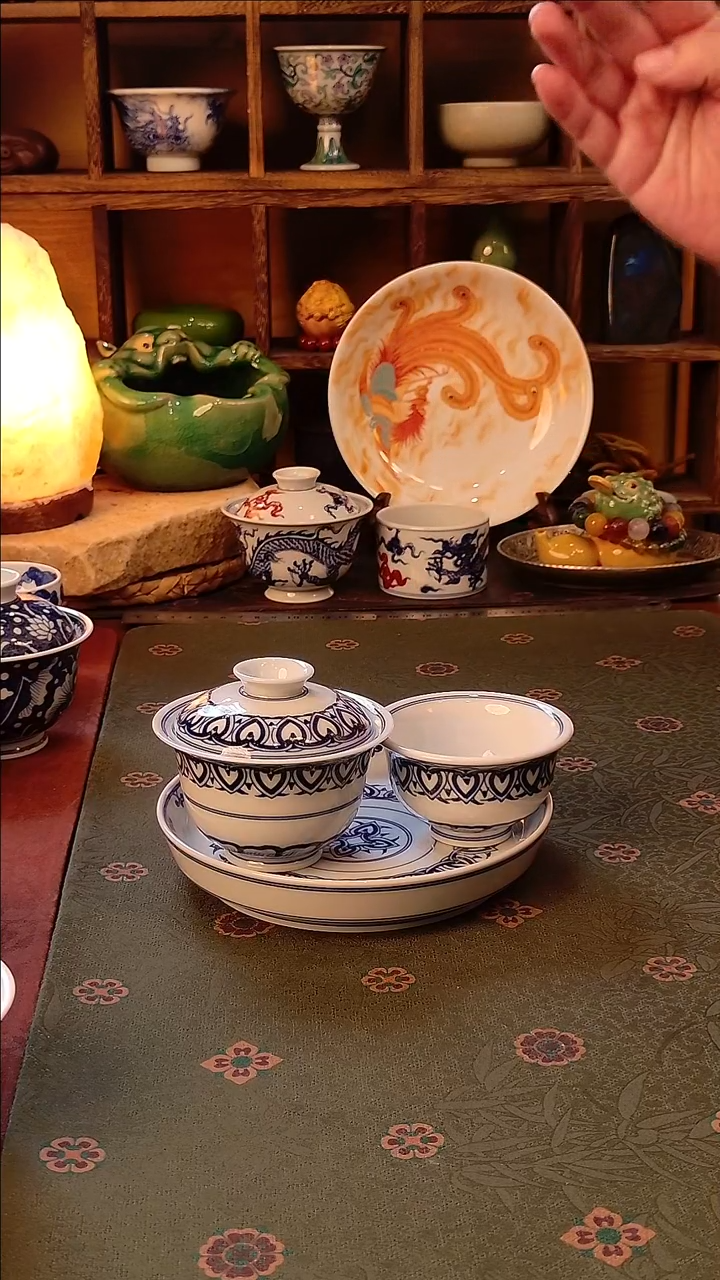 【手工手绘宝相盖碗（容量130cc）+壶承+压手杯】