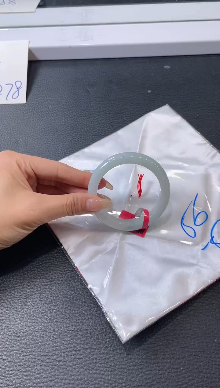 【闪购商品】翡翠手镯未镶嵌手镯