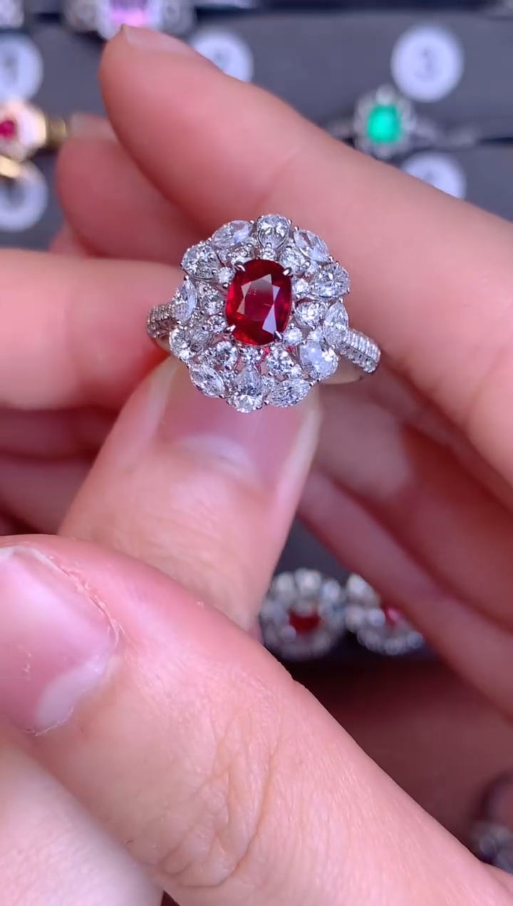 【闪购商品】红宝石戒指18K金镶嵌1.04CT  无烧鸽血红