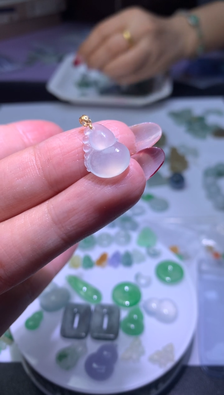 【闪购商品】翡翠颈饰18K金镶嵌净货