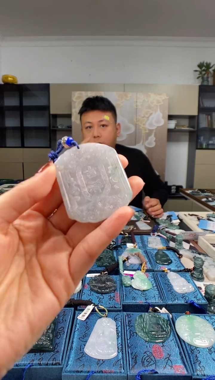 颈饰未镶嵌翡翠多样性发其一
