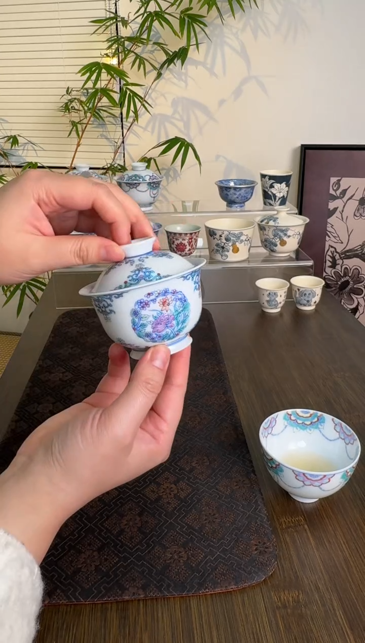 【闪购商品】景德镇斗彩手绘盖碗