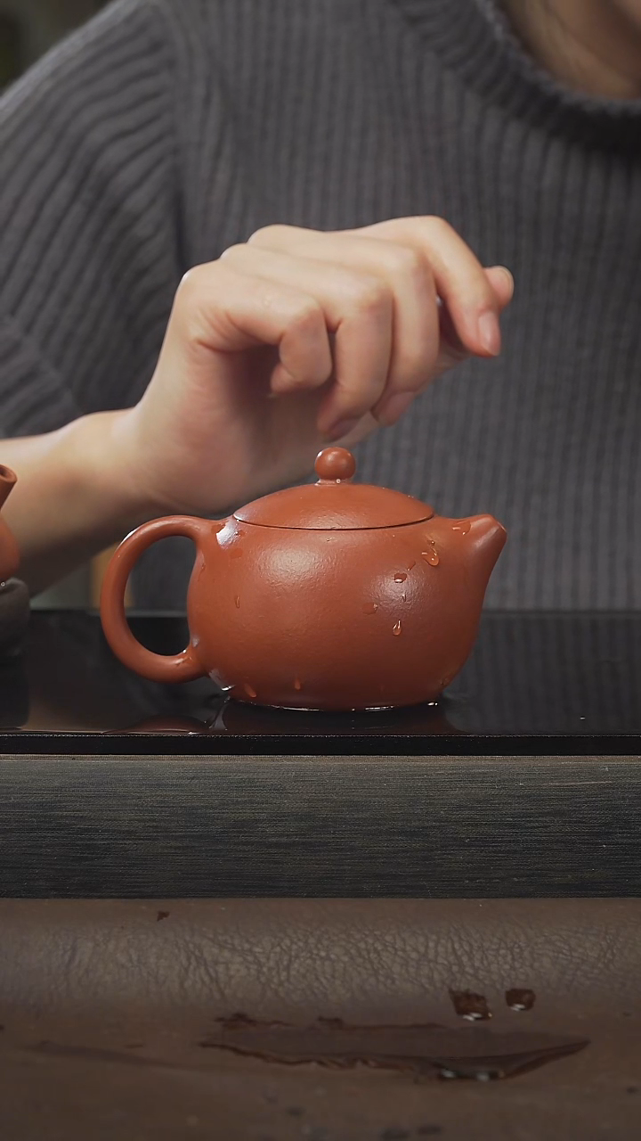 茶壶紫砂西施，朱泥，180cc，微瑕