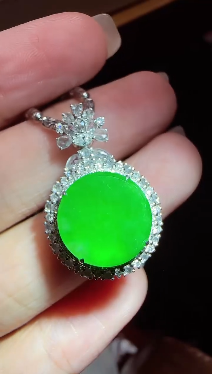 【闪购商品】翡翠吊坠(不含链)18K金镶嵌圆牌