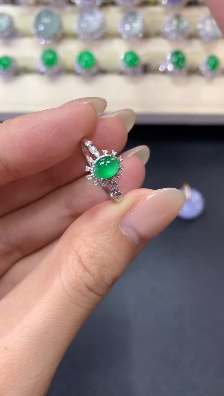 【闪购商品】翡翠戒指18K金镶嵌a20       