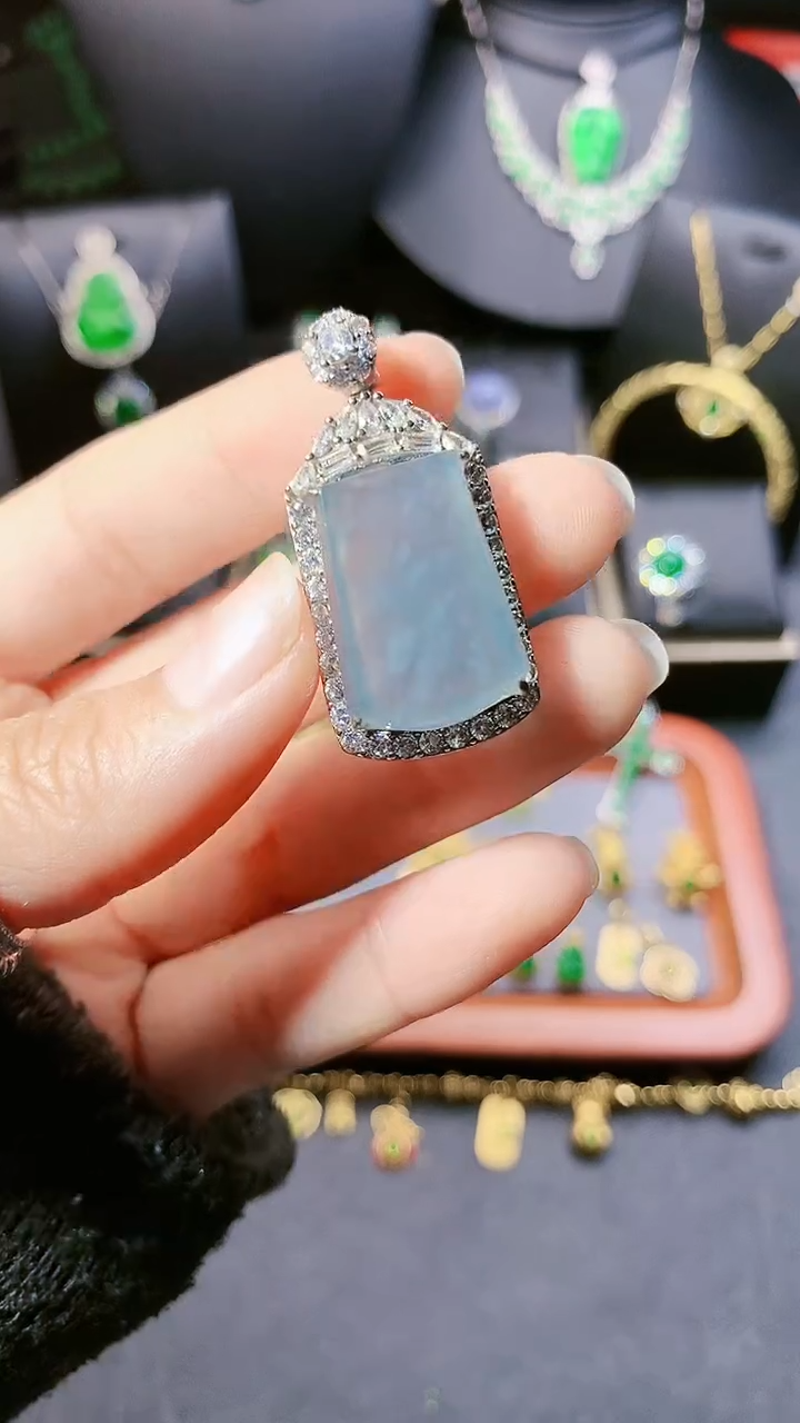 【闪购商品】翡翠毛衣链银S925镶嵌吊坠