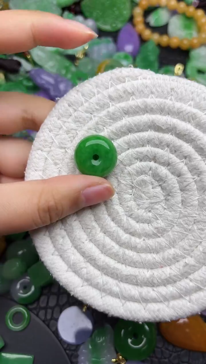 颈饰未镶嵌翡翠缅甸翡翠吊坠