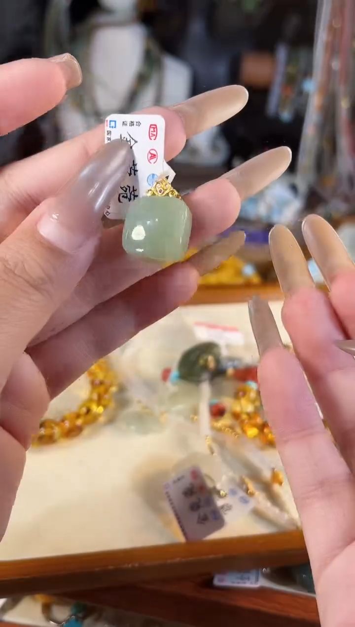 【闪购商品】和田玉吊坠(不含链)银S925镶嵌多样性发货其一