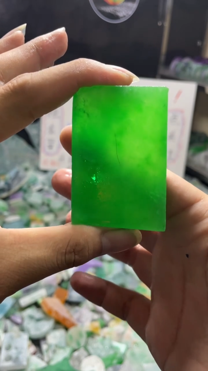 玉冰满绿边角毛坯