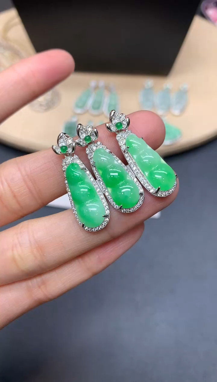 【闪购商品】翡翠吊坠(不含链)银S925镶嵌福豆【多样性发其一】