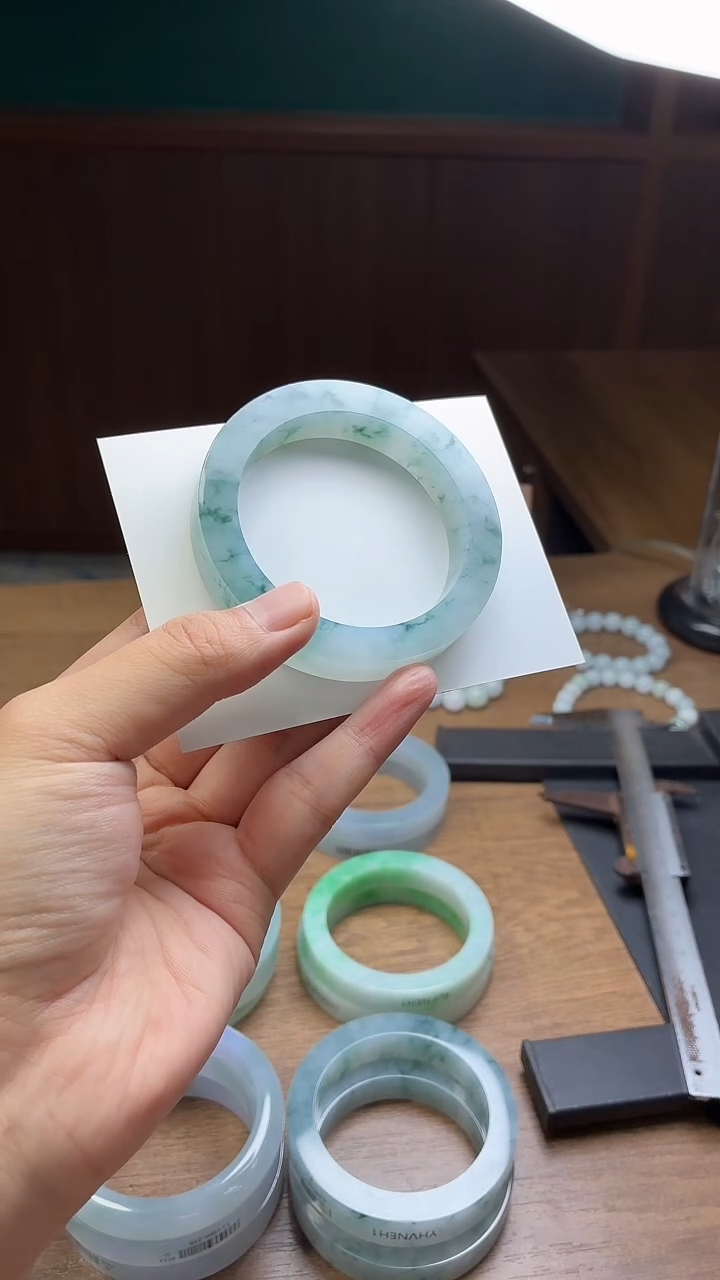 未镶嵌手镯定制翡翠一***，定制