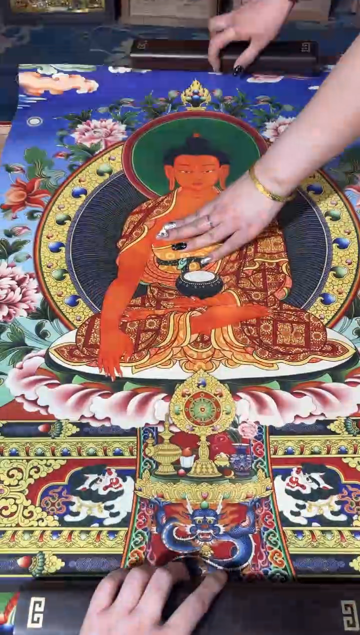 卷轴画龙妹的唐卡tk16