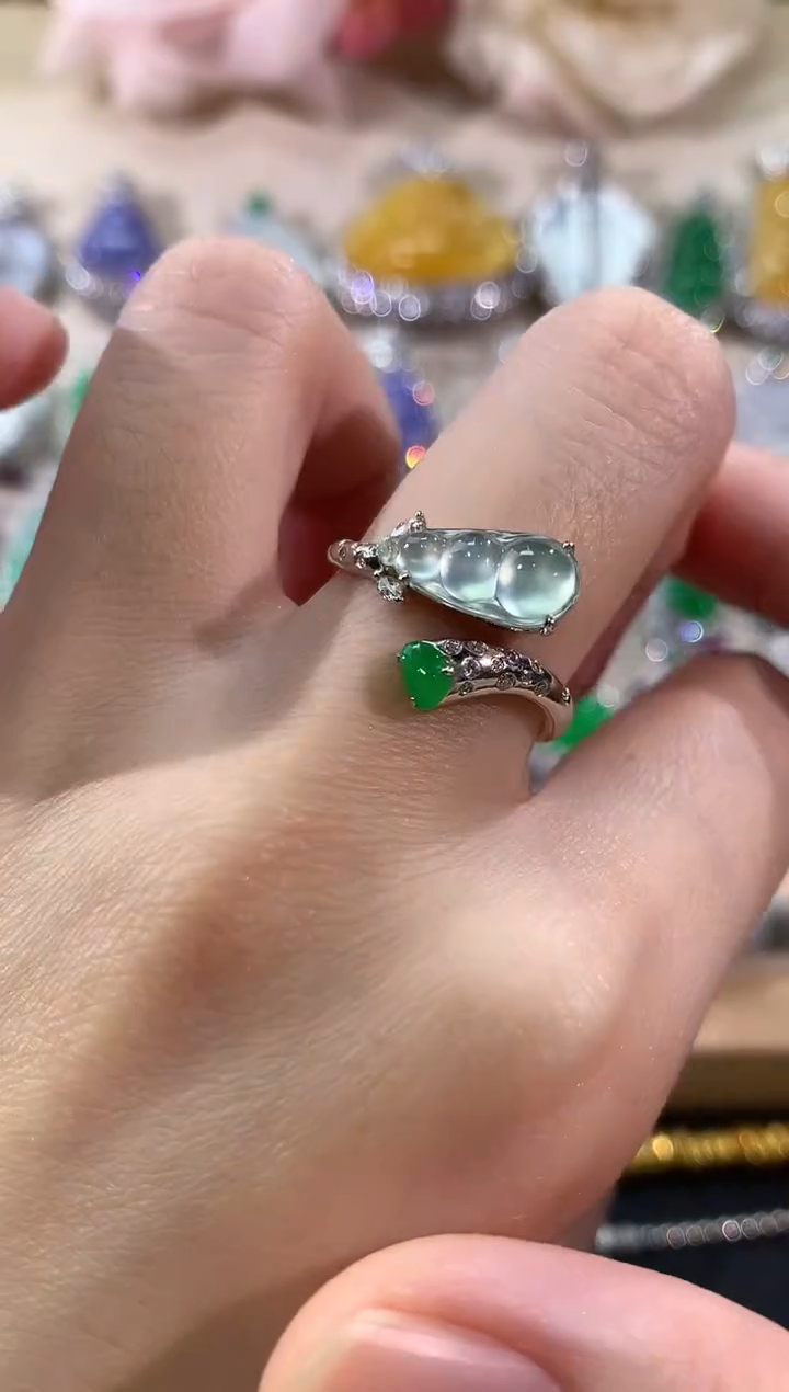 18K金镶嵌戒指翡翠冬日珠宝W11