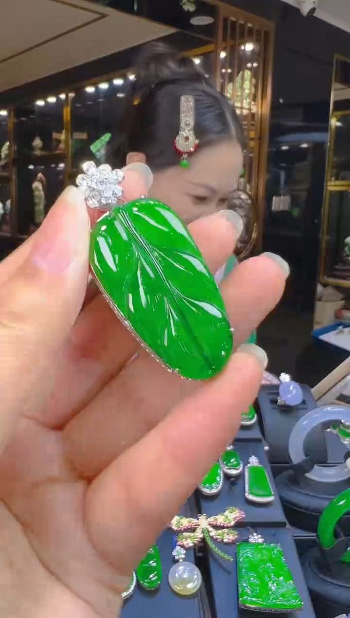 翡翠银S925镶嵌吊坠(赠链)018（多样性发其一）