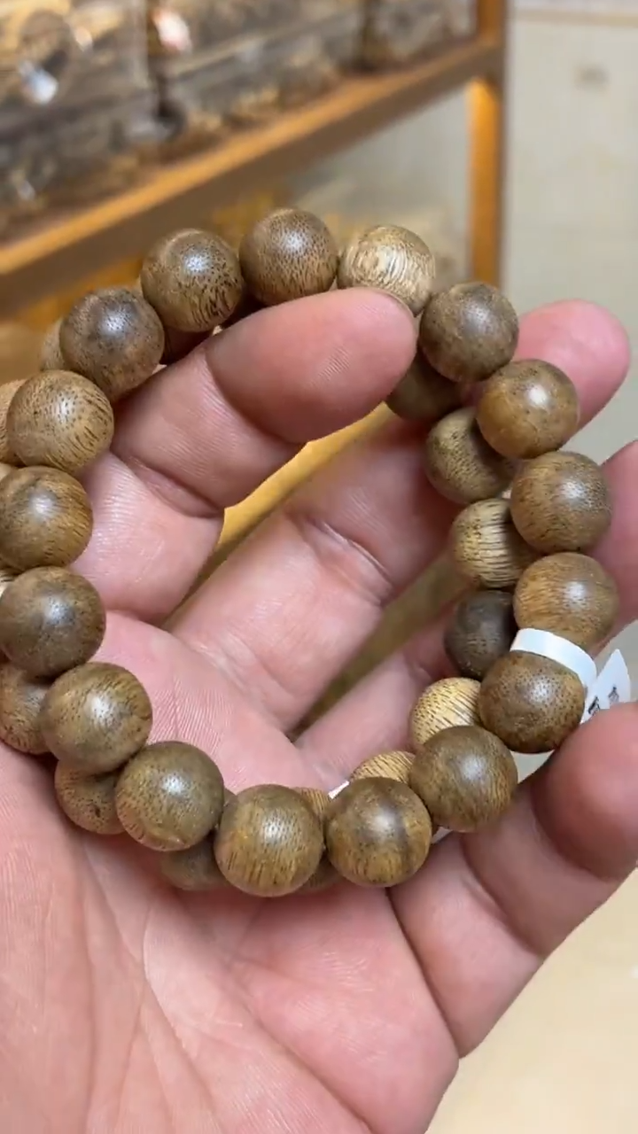 沉香手串 菩萨棋圆珠单圈1.3多样性发其一